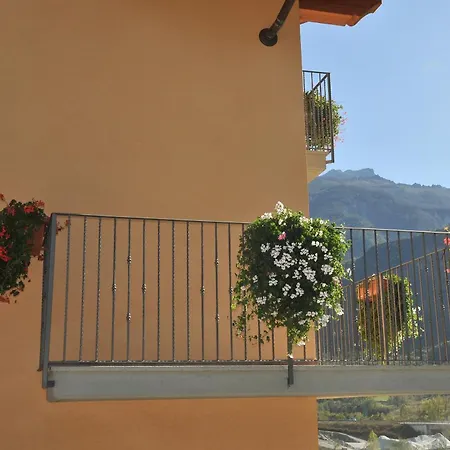 Les Noyers Bed & Breakfast 3*