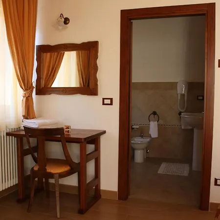 Les Noyers Couette-café 3*