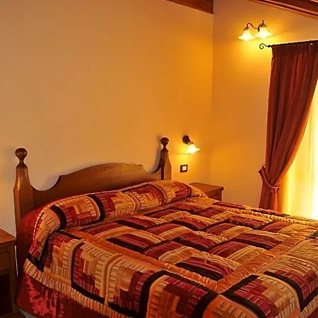 Les Noyers Bed & Breakfast 3*
