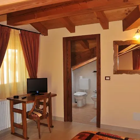 Les Noyers