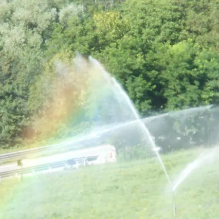Les Noyers Bed & Breakfast 3*