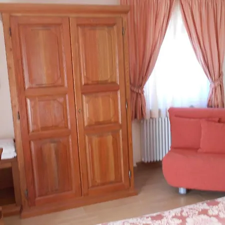 فندق مبيت وإفطار Les Noyers 3*