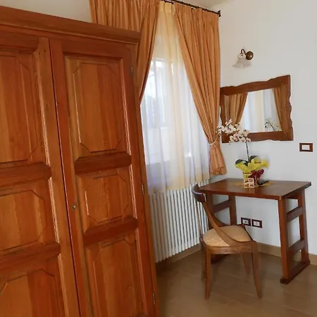 Les Noyers فندق مبيت وإفطار