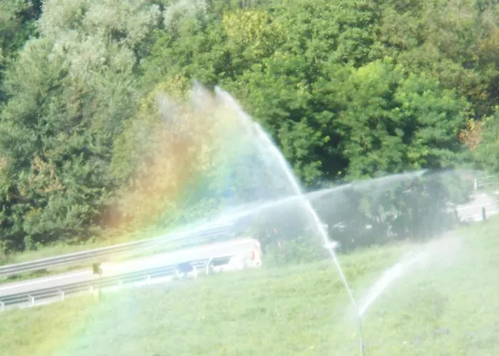 Les Noyers Bed & Breakfast 3*