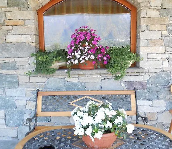 Les Noyers Bed & Breakfast