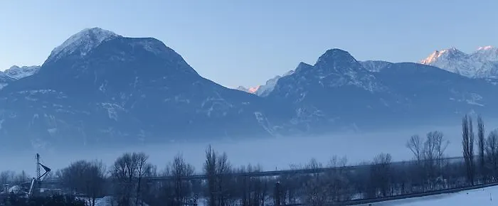 Les Noyers Bed & Breakfast 3*